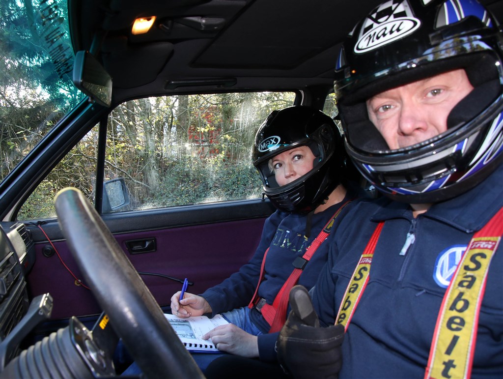 Jan Petersen og Anne Mette Pedersen gav fuld gas i deres VW Golf GTI
(Foto: Allan Post)